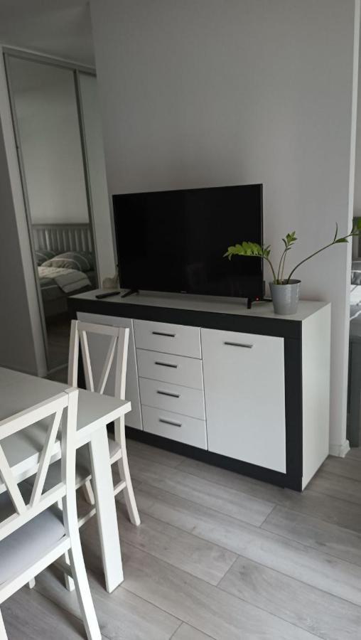 Apartment Z Ogrodkiem Na Warszawskiej Woli Varšava Exteriér fotografie