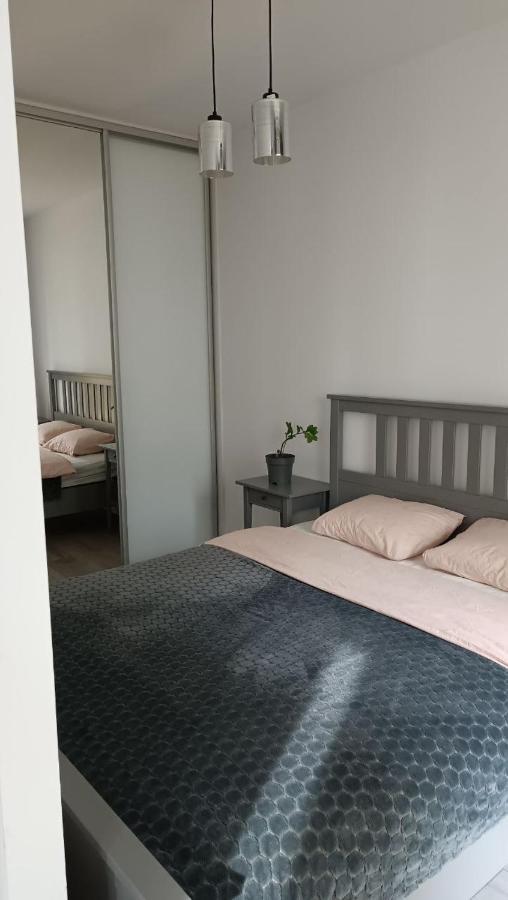 Apartment Z Ogrodkiem Na Warszawskiej Woli Varšava Exteriér fotografie